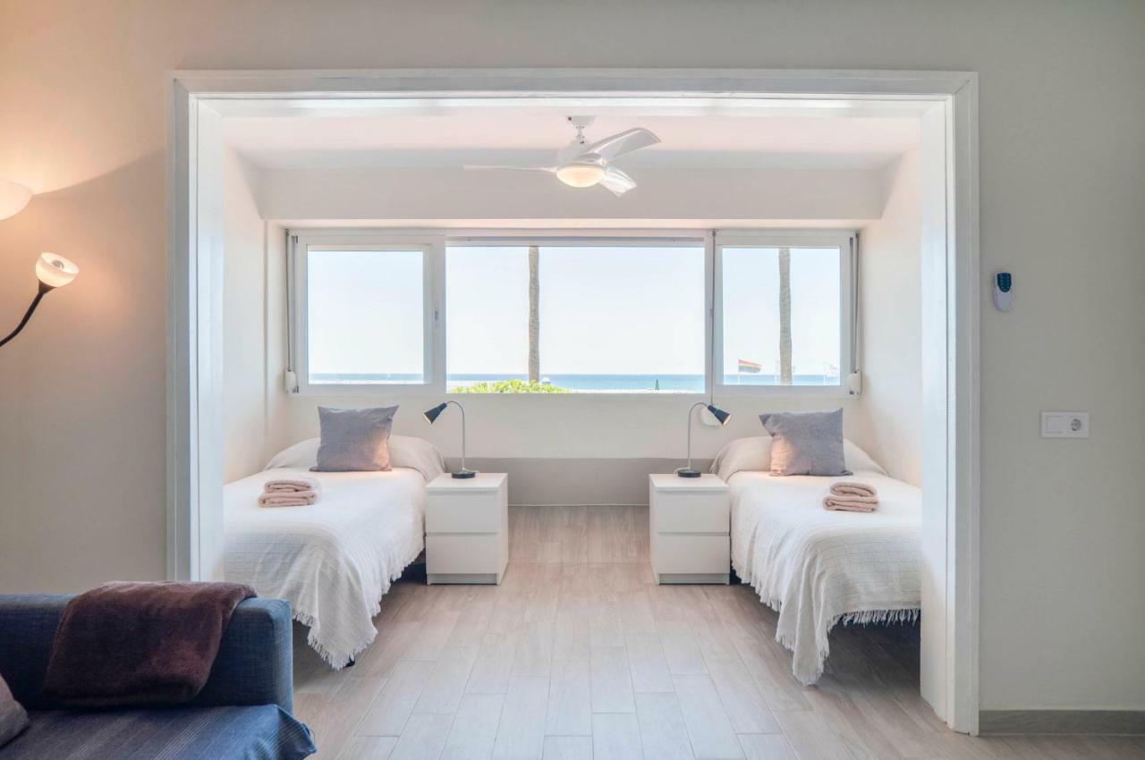 Eden Roc Beachfront Apartments 马尔韦利亚 外观 照片