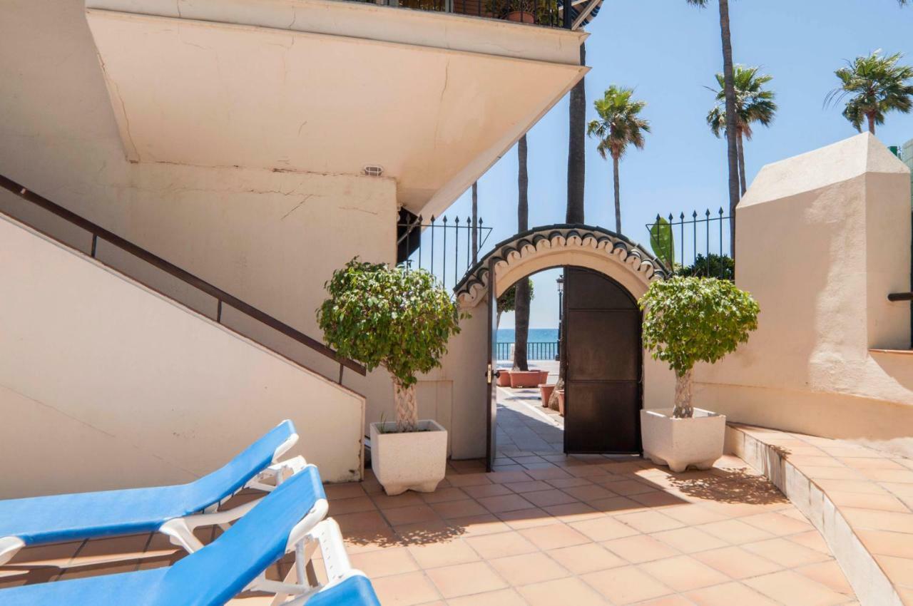 Eden Roc Beachfront Apartments 马尔韦利亚 外观 照片